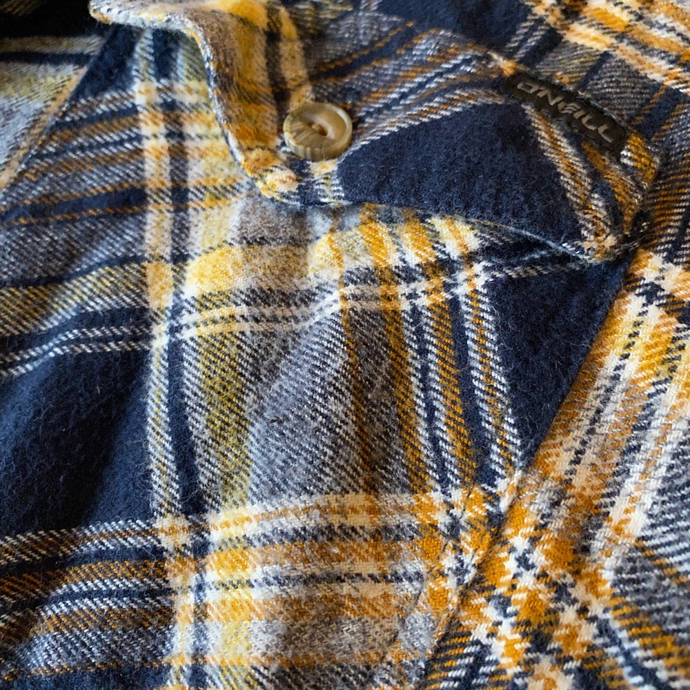 Men’s O’Neil Flannel button down.